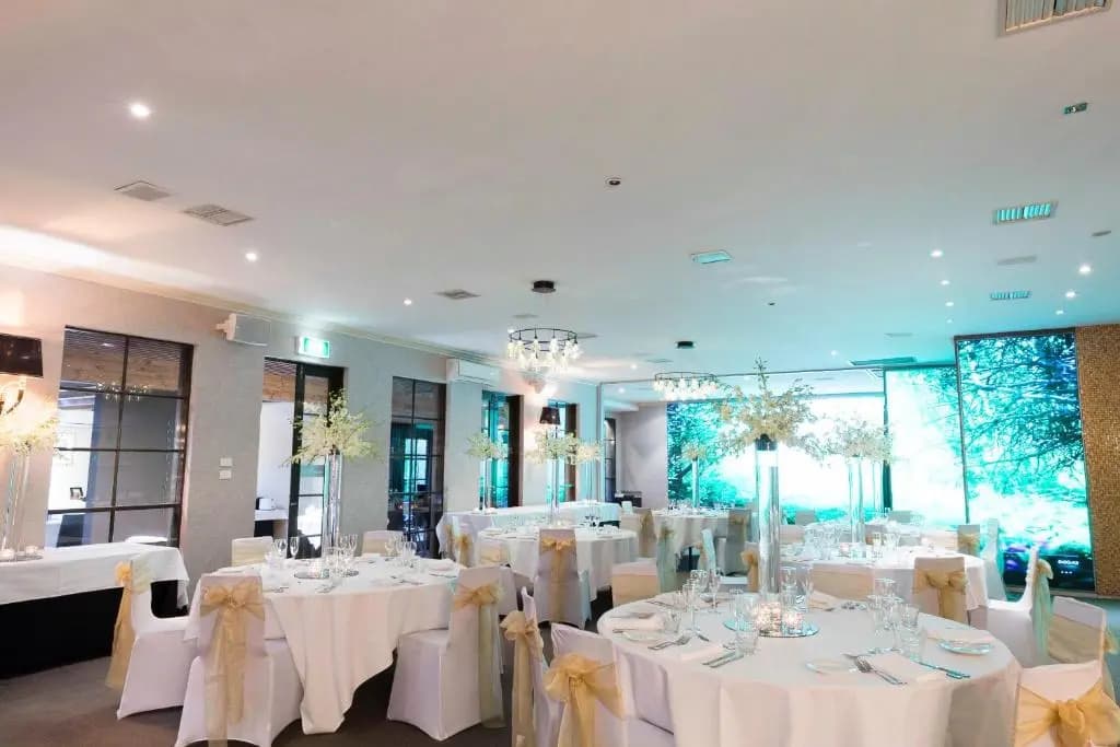 Eltham Gateway Hotel - photo 25