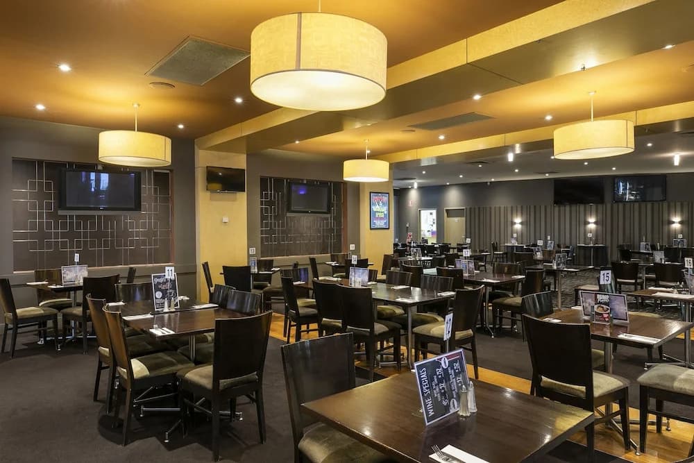 Excelsior Hotel Thomastown - photo 18