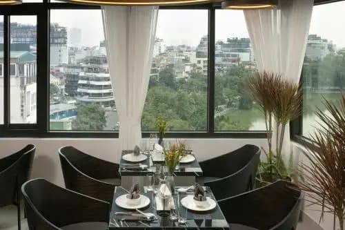 Le Premier Hotel & Rooftop Bar - photo 30