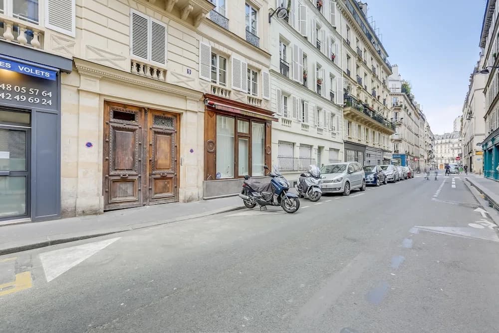 Grand prieuré apartment by Weekome - main photo