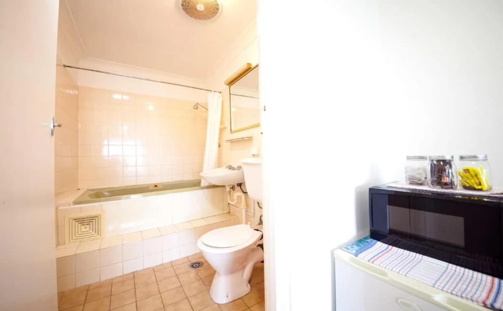 Manly Waves Hotel - photo 10