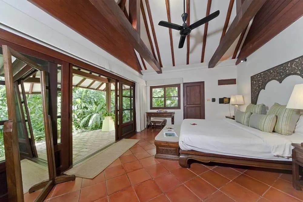 Bangrak Beachfront Villa - photo 3