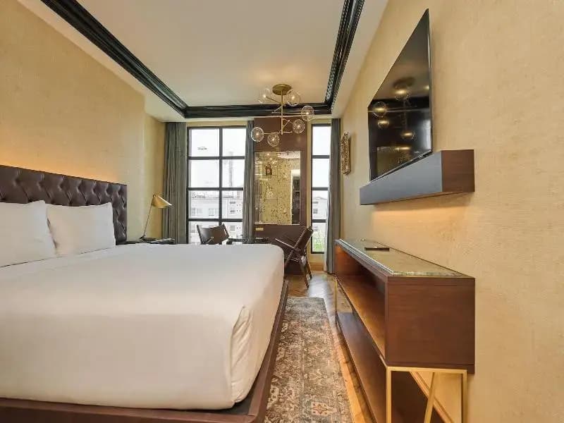 Whisky Hotel - photo 14