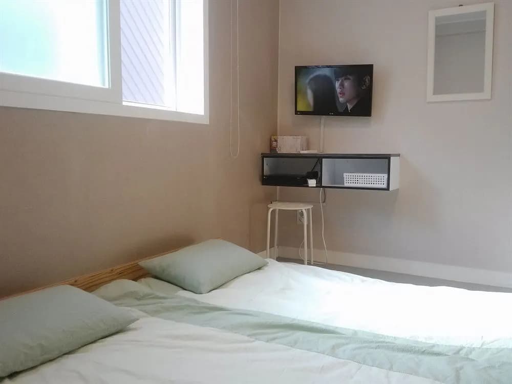 Hi 5 Hostel - photo 2