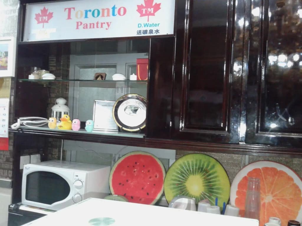 Toronto Motel - photo 10
