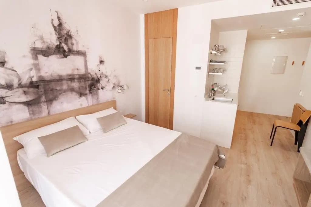 Plaza Mayor Suites & Apartments - photo 3