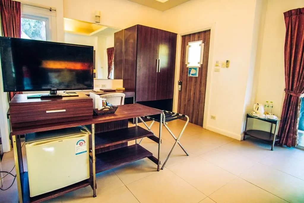 Al's Laemson Resort - photo 3