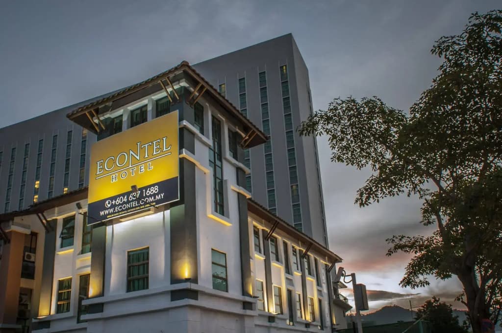 Econtel Hotel - photo 1