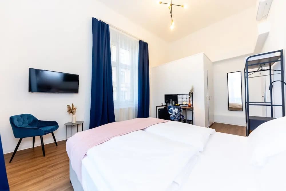 Adagio Downtown - MiniHotel - photo 4