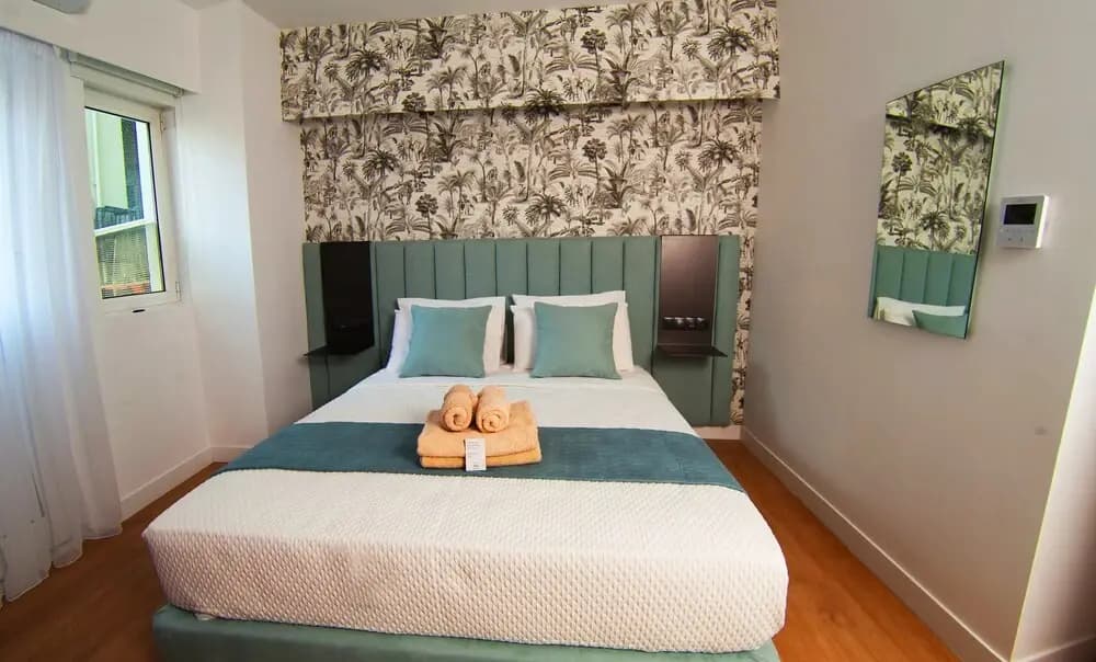 Phaedrus Living Modern Kriel Suites 003 - photo 3