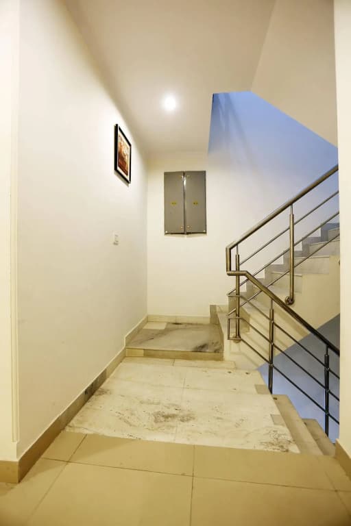 Airport Hotel Chanakya - photo 12