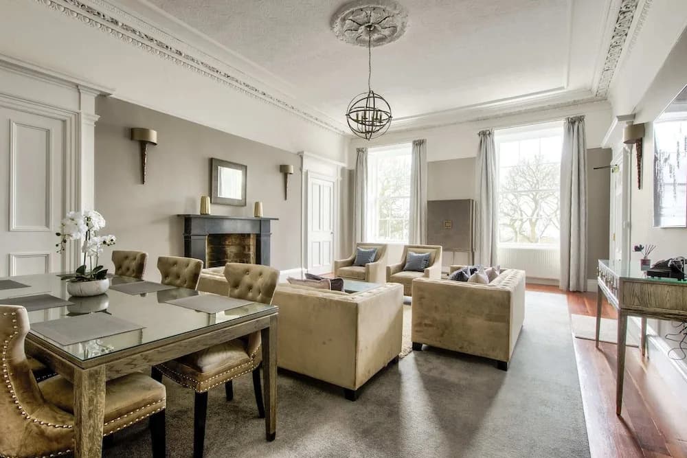 Stunning 2bdr Georgian Flat - photo 9