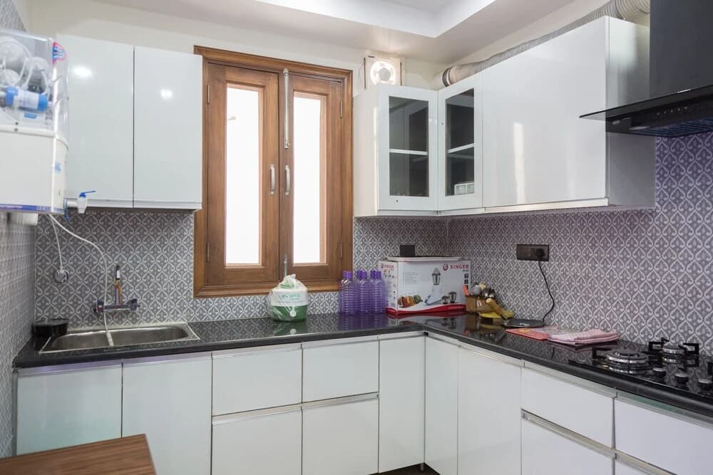 Under My Roof Luxury Apartment - photo 16