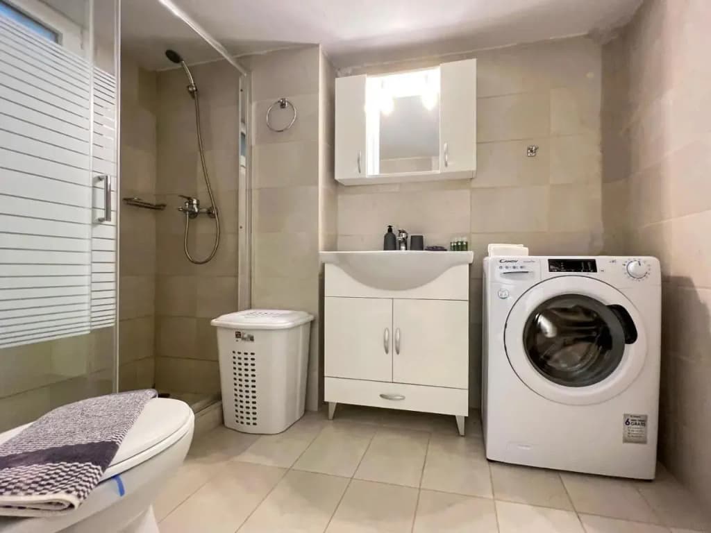 Chiou Spacious 90sqm apt in Athens - photo 8