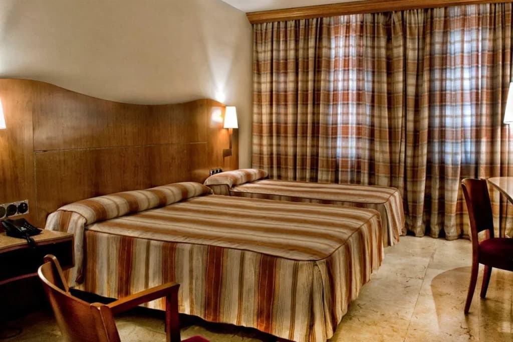 Hotel Aristol - Sagrada Familia - photo 7