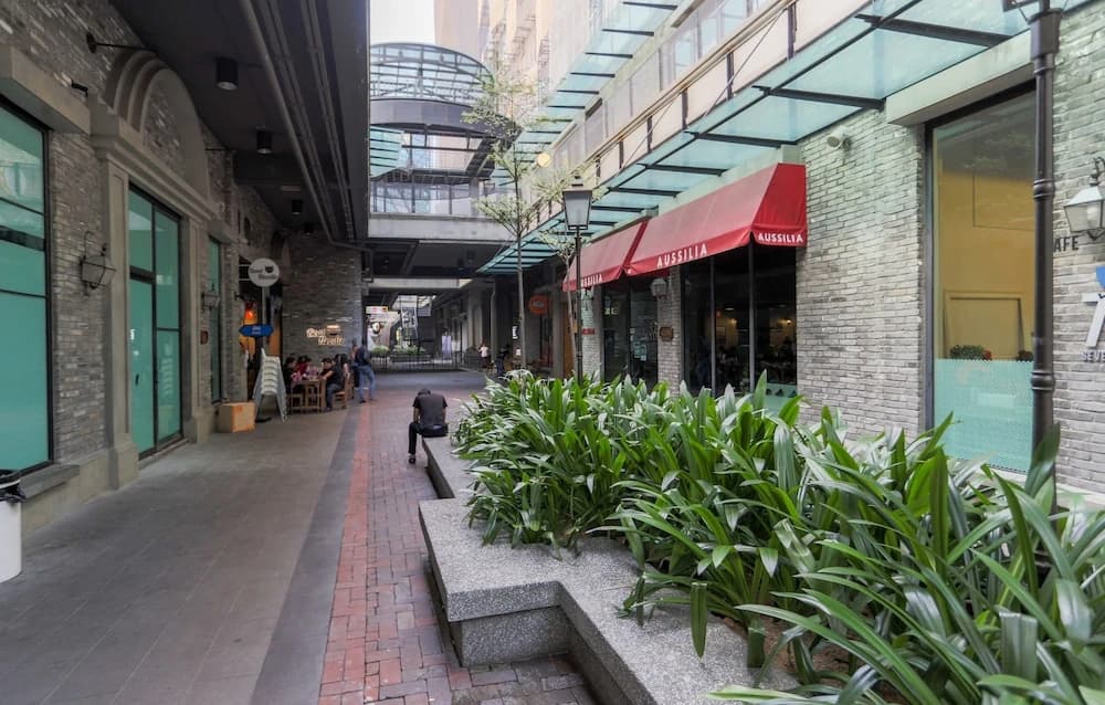 Luzzeri Suite Empire Damansara - photo 12