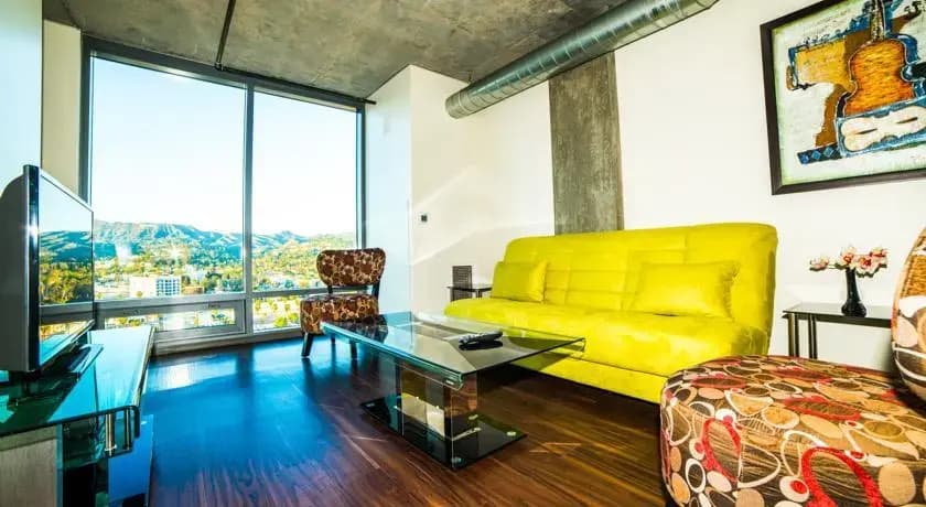 Hollywood Paloma Apartment - photo 2