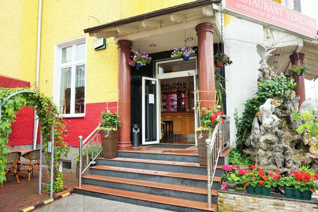 Hotel Karlshorst - photo 1