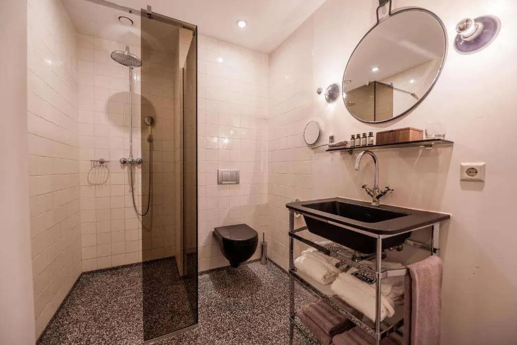 Hotel V Nesplein - photo 29