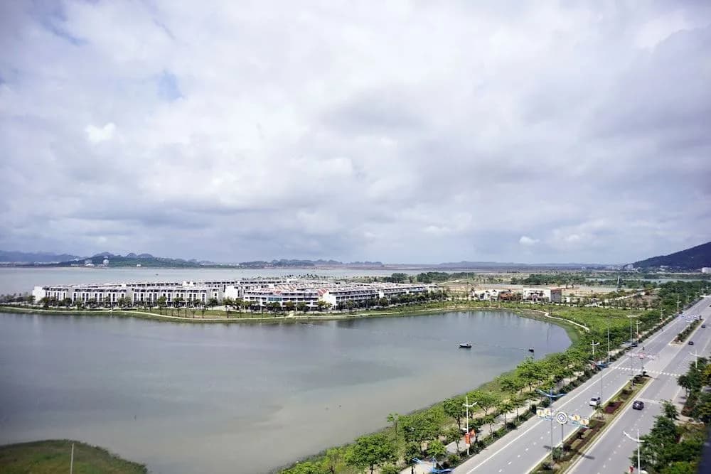 Allas Homestay Ha Long - photo 10