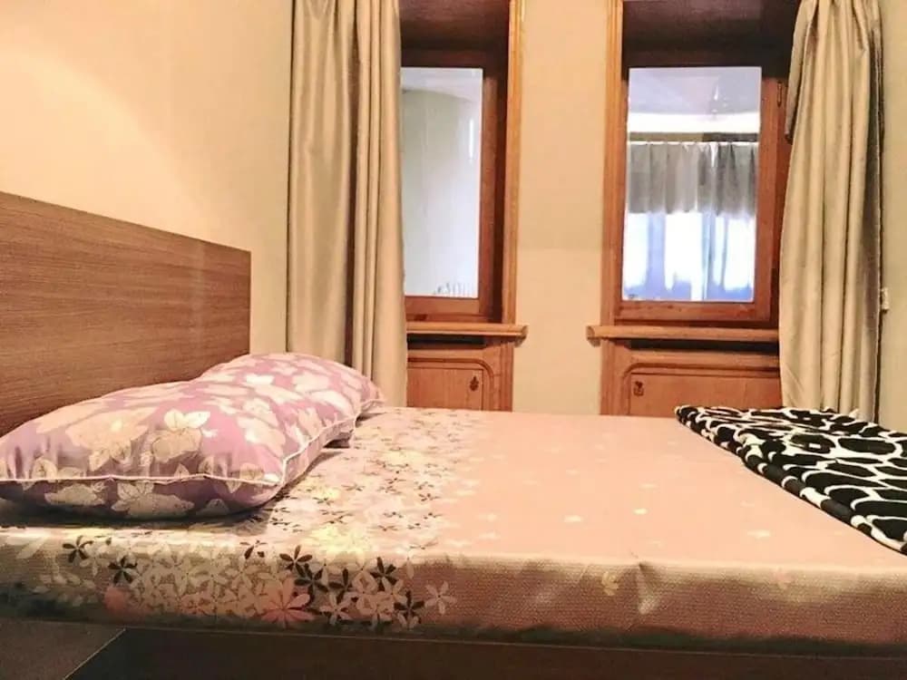 Taj Hostel - photo 3