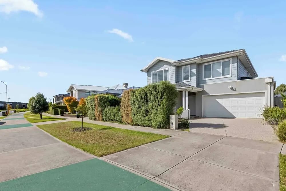 StayAU Contemporary 5BRM Families Home Point Cook - photo 39