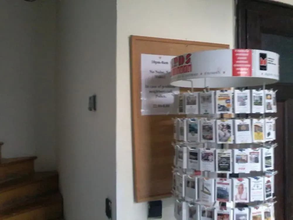 1st Apartments and Hostel - photo 11