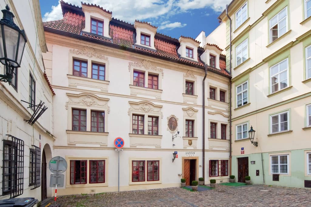 Waldstein Hotel - photo 1
