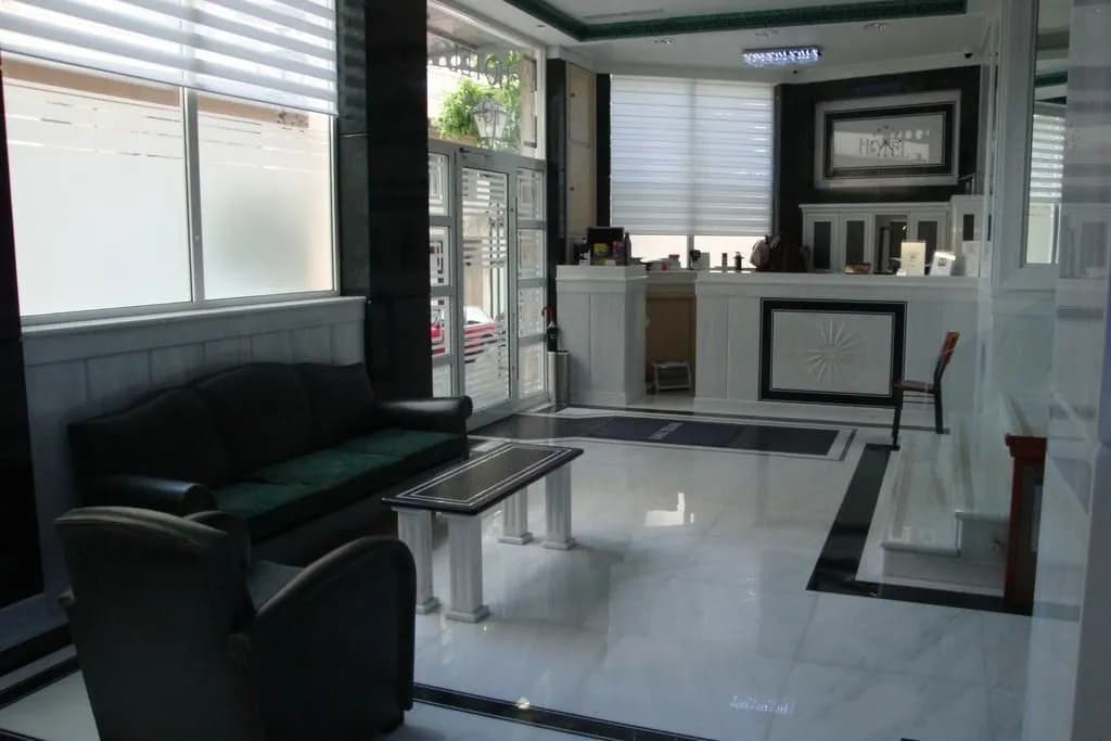 Tony´s Hotel - photo 8