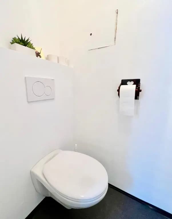 3-Bedroom-Flat With Parking Space - photo 9