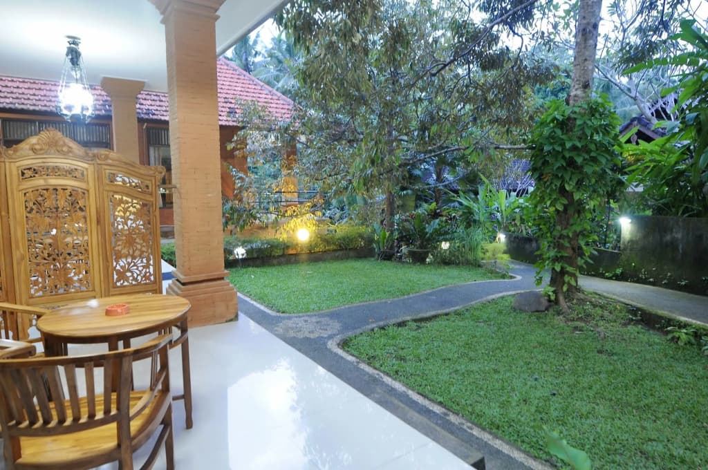 Ubud 2 Bungalows - photo 2