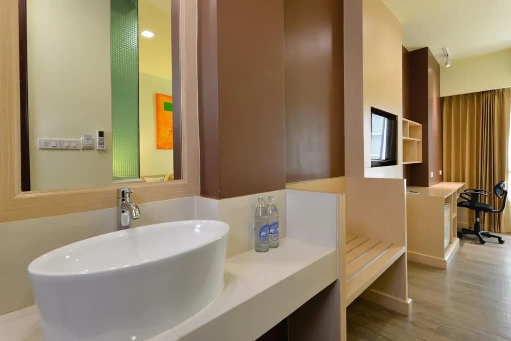 iCheck inn Gems Center Silom - photo 11