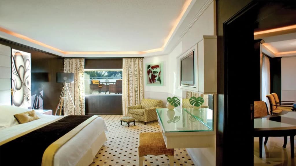 Le Meridien Dubai Hotel & Conference Centre - photo 18