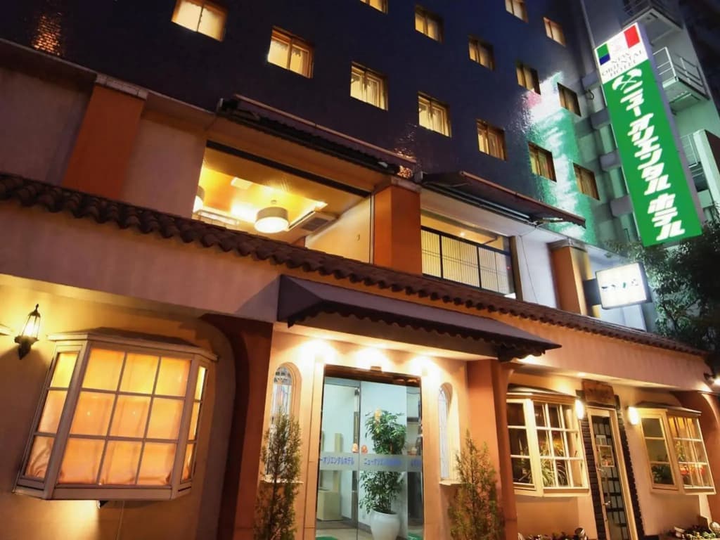 New Oriental Hotel - photo 1