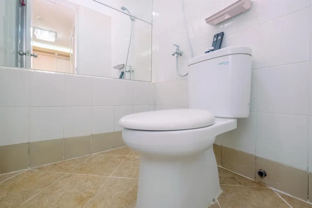 Cozy Stay 2BR Bassura City Apartment - photo 8