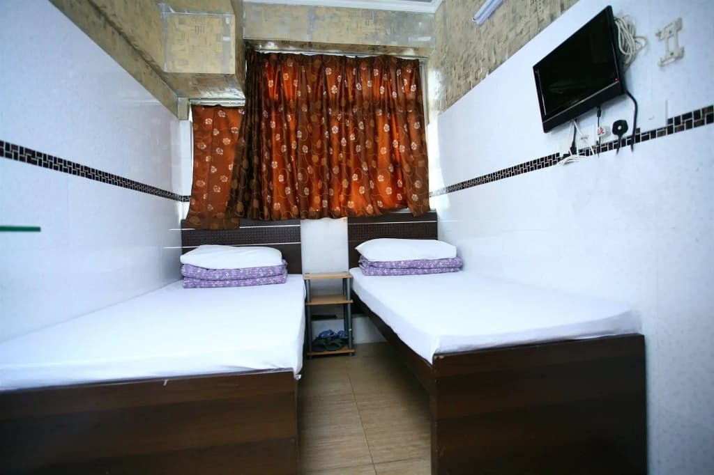 H.K Commercial Inn - photo 15