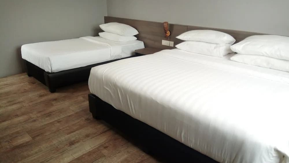 See Foo Hotel - photo 3