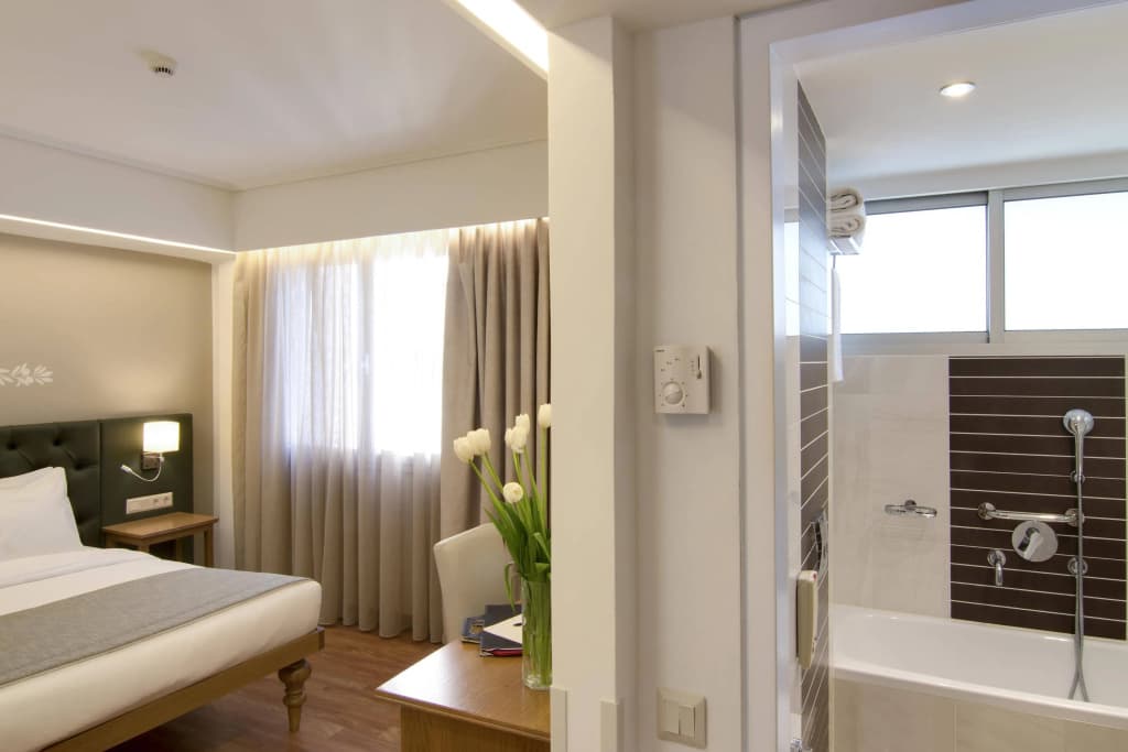 Titania Hotel - photo 5