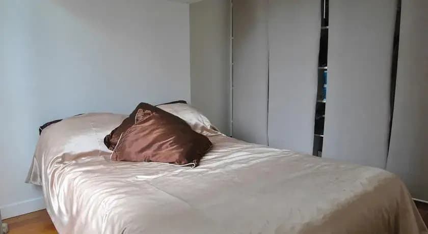 One Separated Bedroom Saint Sebastien - photo 2