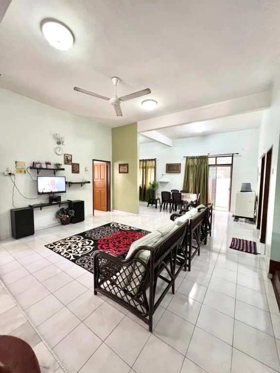 Teratai Homestay Batu Buruk - photo 33
