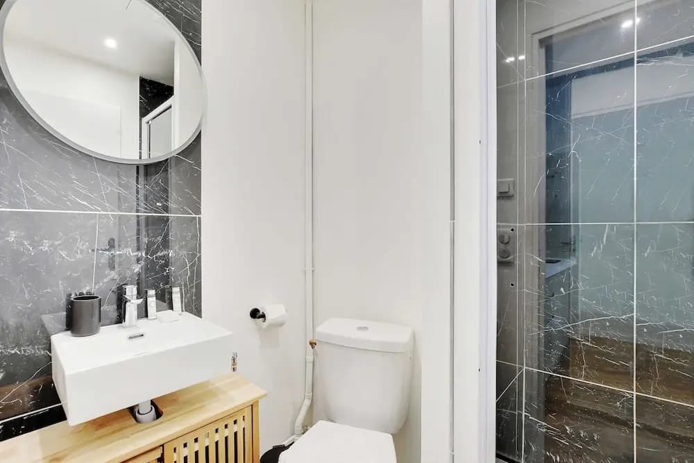 Cute Studio in Eclectic 18th District - 1 - photo 12