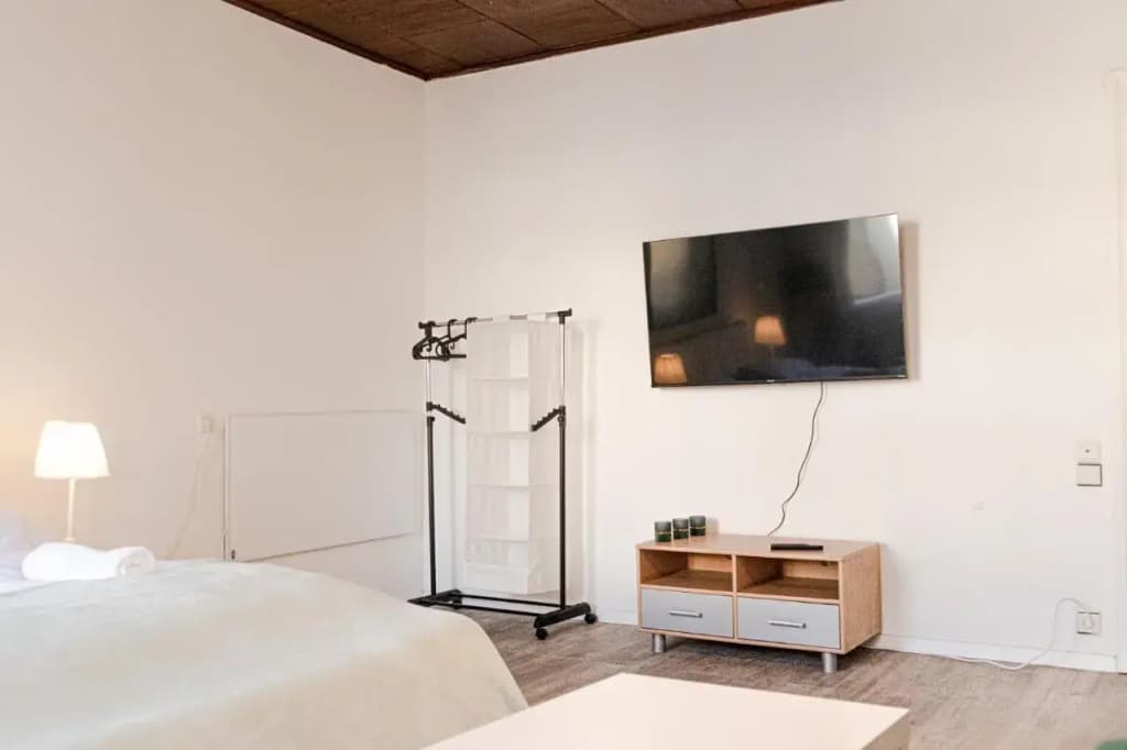 Perfectly situated 2BR Apt. - ideal for Longstays - photo 5