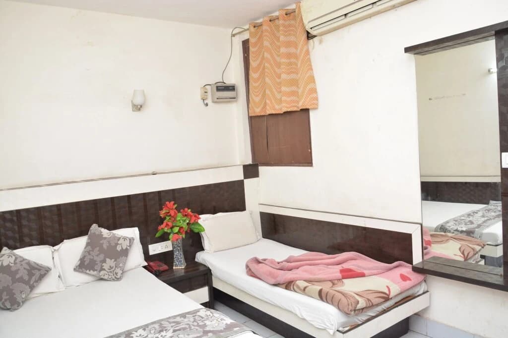 Hotel Yatri International G.H - photo 5