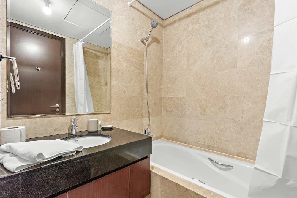 Silkhaus Luxury 2BR in Marina Heights Near Canal - photo 9