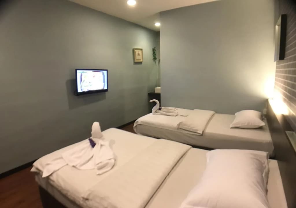 V3 Hotel Taman Gaya - photo 3