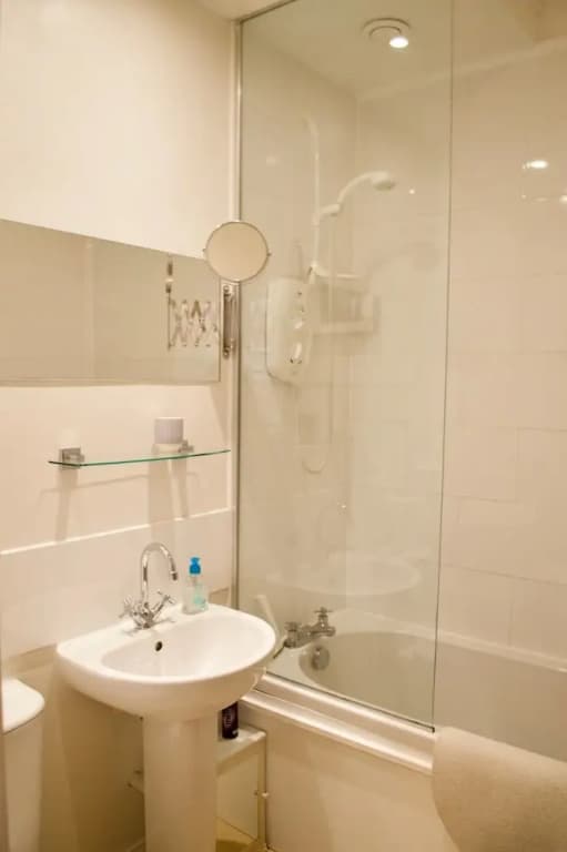 1 Bedroom Ground Floor Colony Flat - photo 7