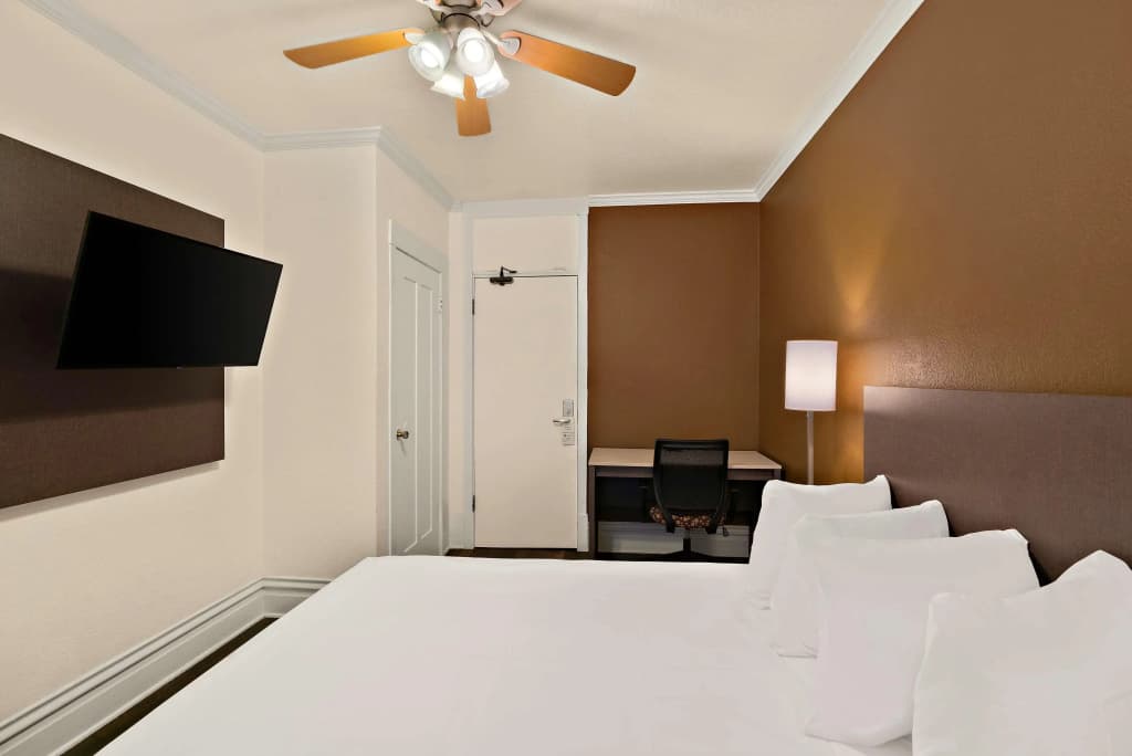 Mithila San Francisco, SureStay Collection by Best Western - photo 4
