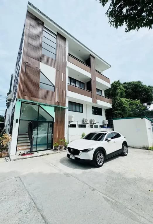 Rockstar Beach Apartments - photo 27