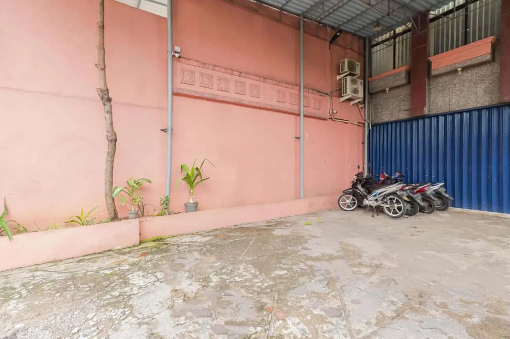 Wisma Basco Syariah by OYO Rooms - photo 27