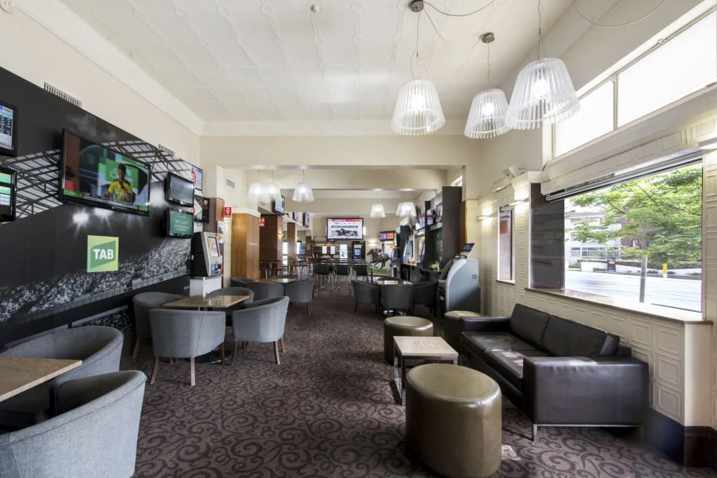 Royal Hotel Randwick - photo 2